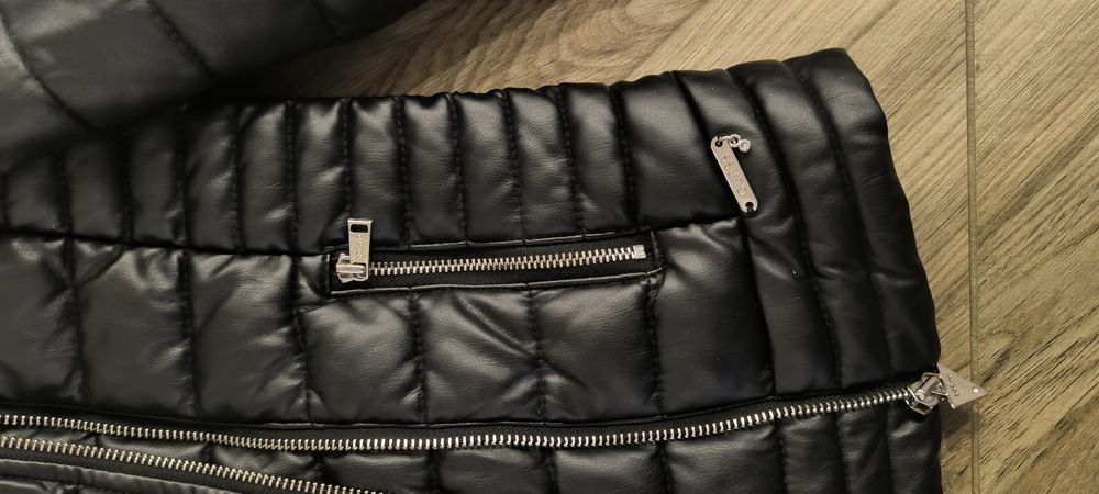 Детско яке на Guess