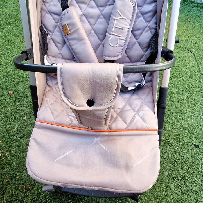 Детска лятна количка Chipolino City бежов цвят