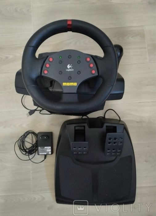 Игровой руль momo