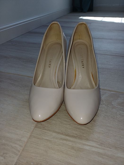 Vand 2 perechi pantofi masura 37