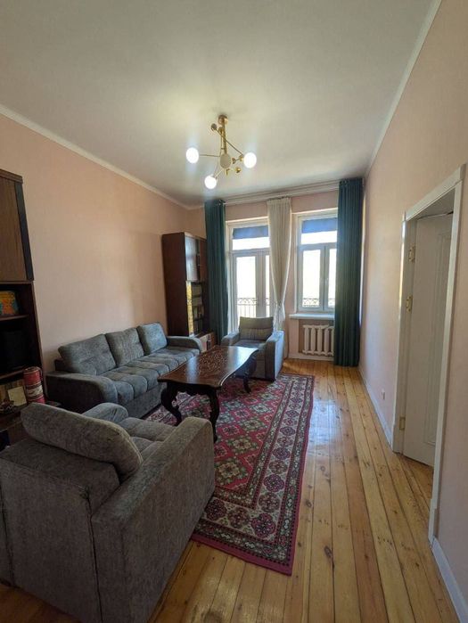 Продаётся Чиланзар 2 Высокопатолочка 3комнатная.