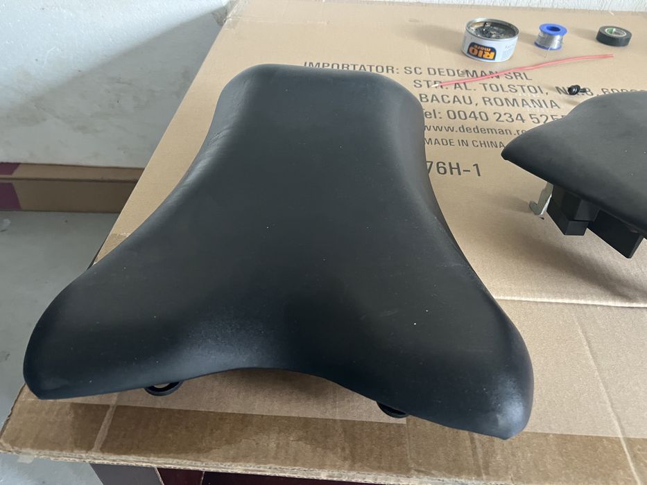 Sei Yamaha FZ8 originale din piele - sa Rider + sa Pasager