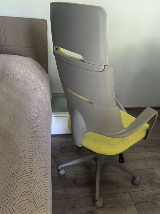 Красив и модерен стол