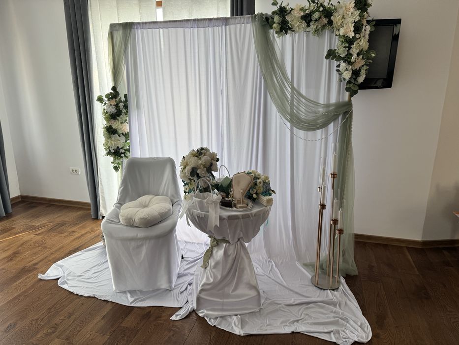 Închiriez decor evenimente / decor nuntă / cununie / biserică – Galați