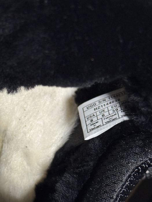 UGG Lowmel Black Sneakers