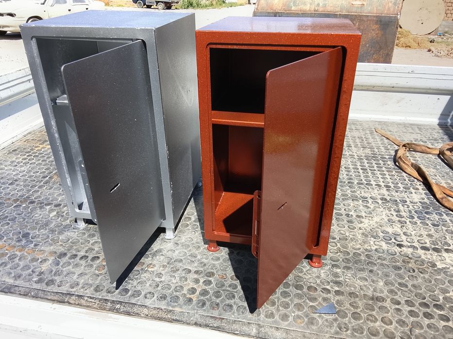 Сейф сотилади биринчи кул