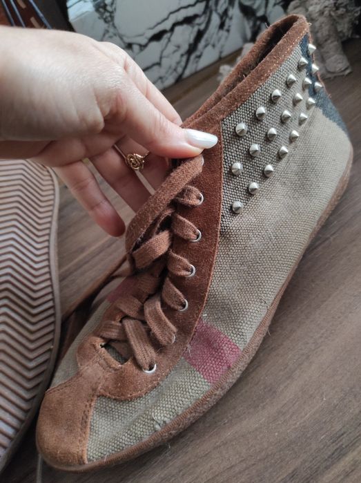 Tenesi Burberry originali