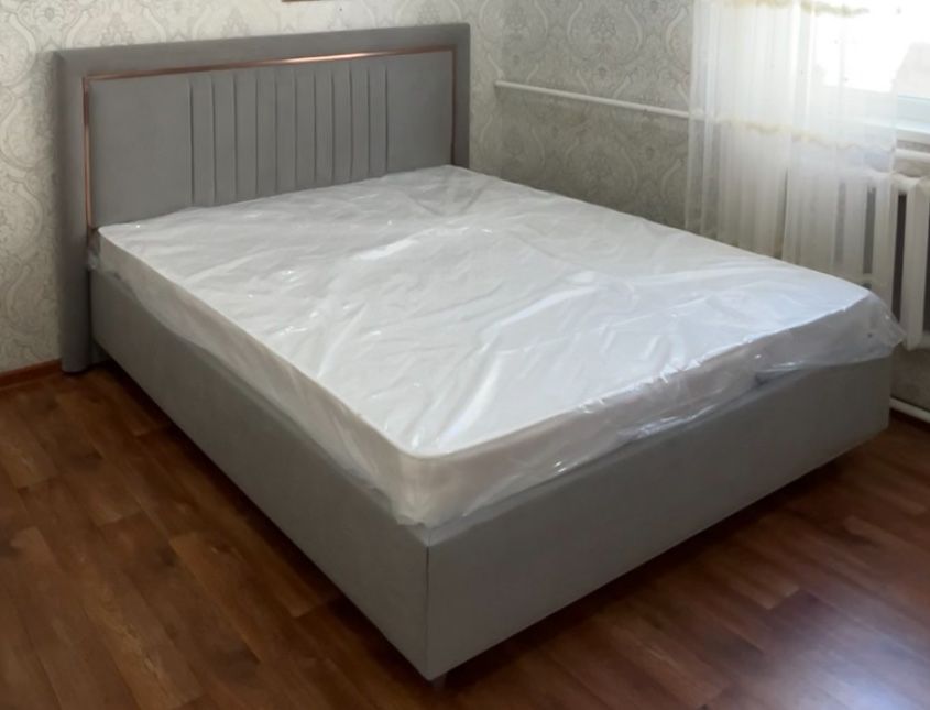 Спальный диван почти новый