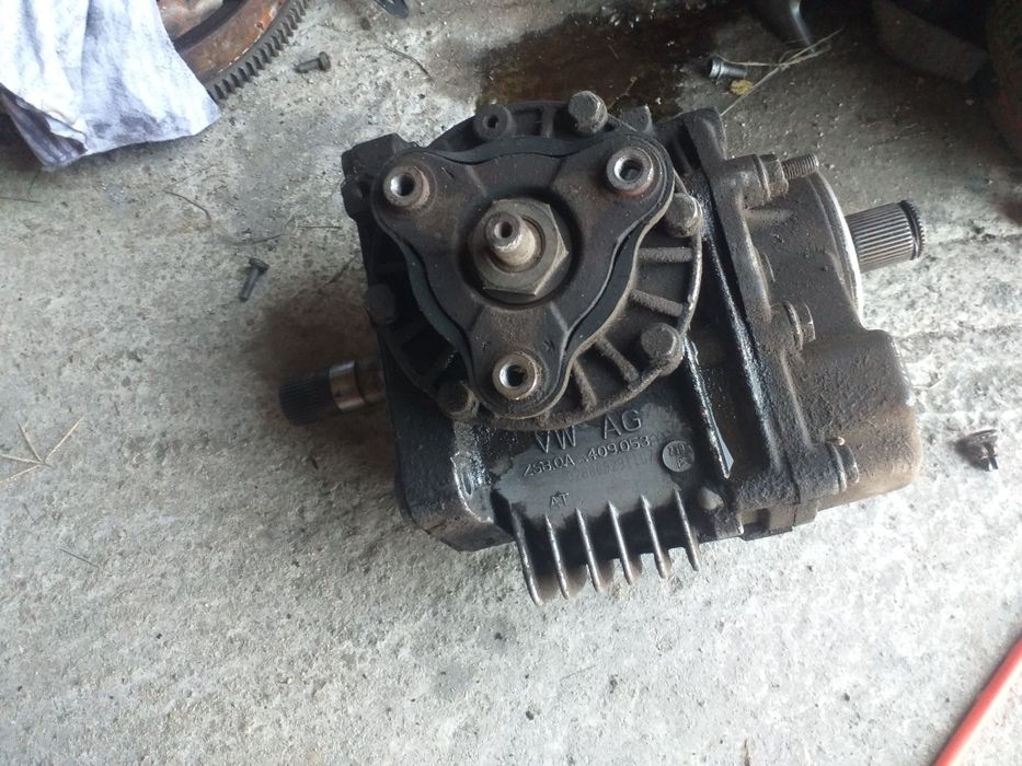 Grup Fata Cutie Transfer Tiguan Passat CC ZSB409053AA