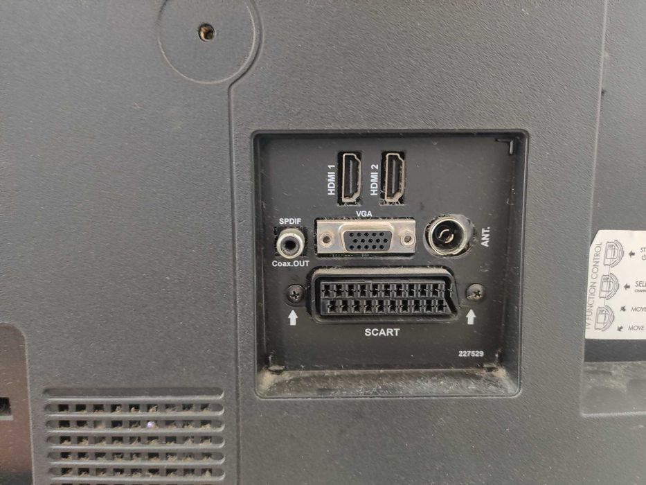 32 инчов LCD телевизор Scharp