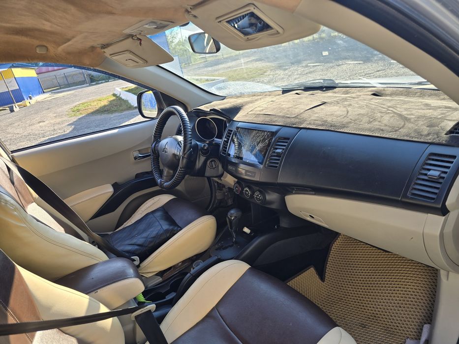 Mitsubishi outlander xl