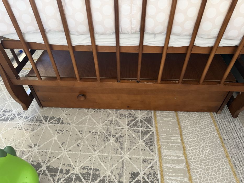 Продам манеж с маятником