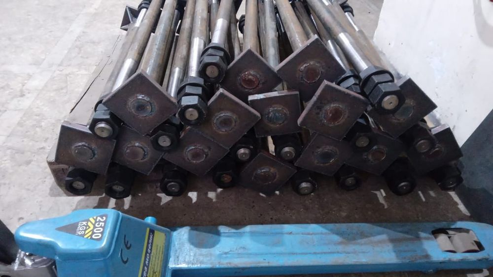 Анкерные болты ,шпильки