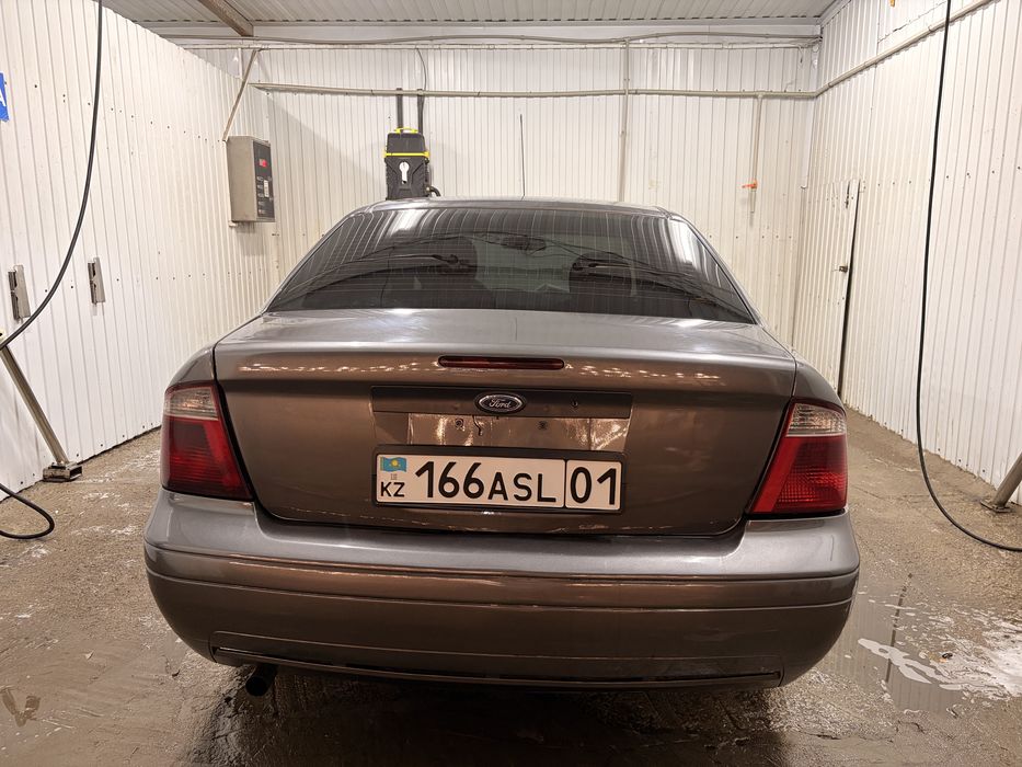 Продам автомобиль Ford Focus zx4