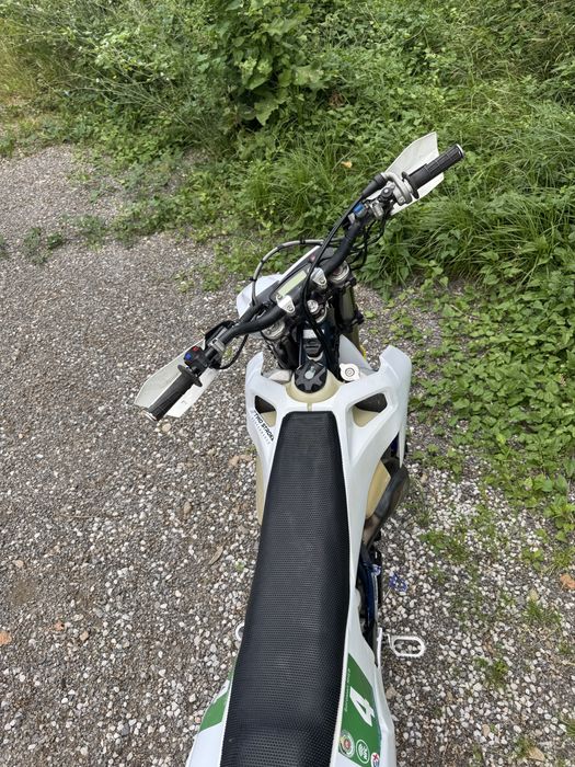 Ендуро Мотор Husqvarna te300