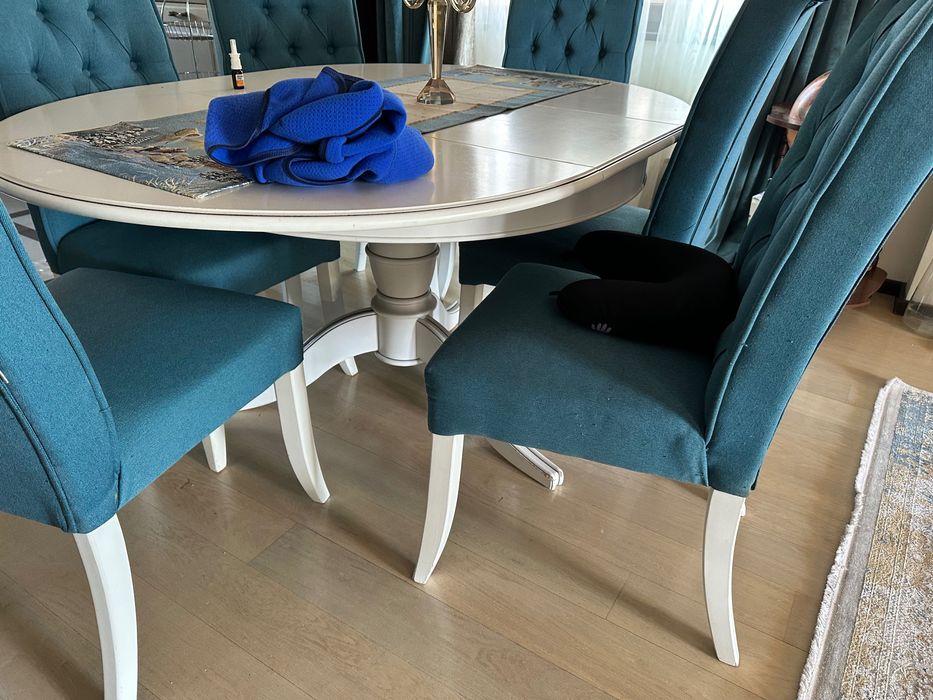 Canapea Chesterfield s  , 2 fotolii  , masa si 6 scaune  total 4000 l,