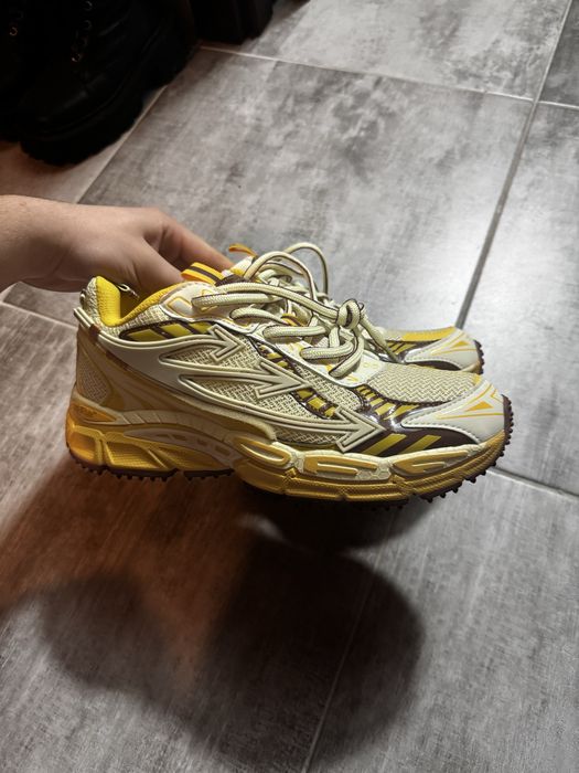 Adidasi OFF-WHITE Be Right Back