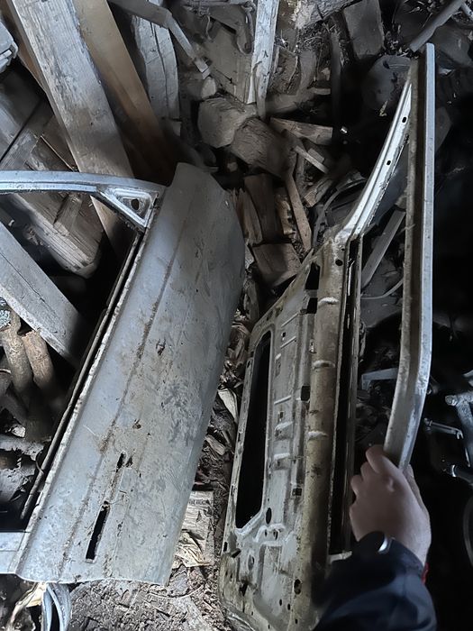 Врати за Mercedes 123