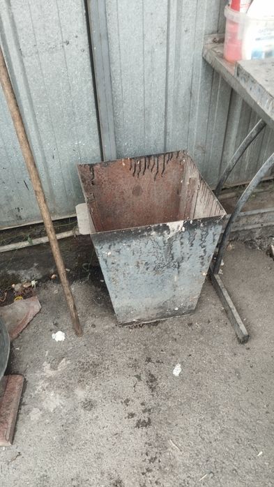 Продам железный контейнер для мусора
