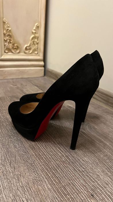 Обувки Christian Louboutin