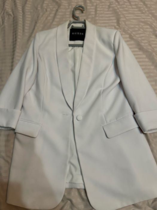 Продаю белый пиджак