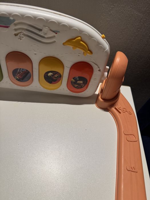 Продается развивающая игрушка музыкальная