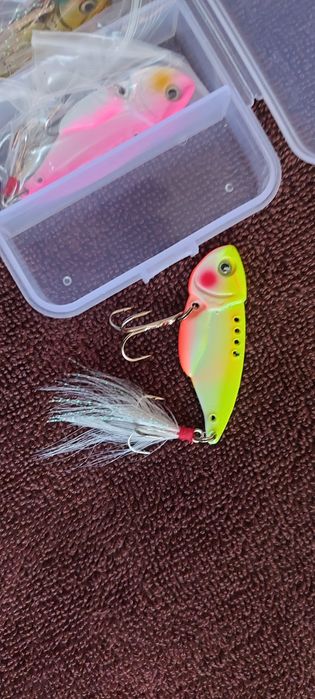 5бр блесни,клатушки ,цикади за спининг риболов, воблер