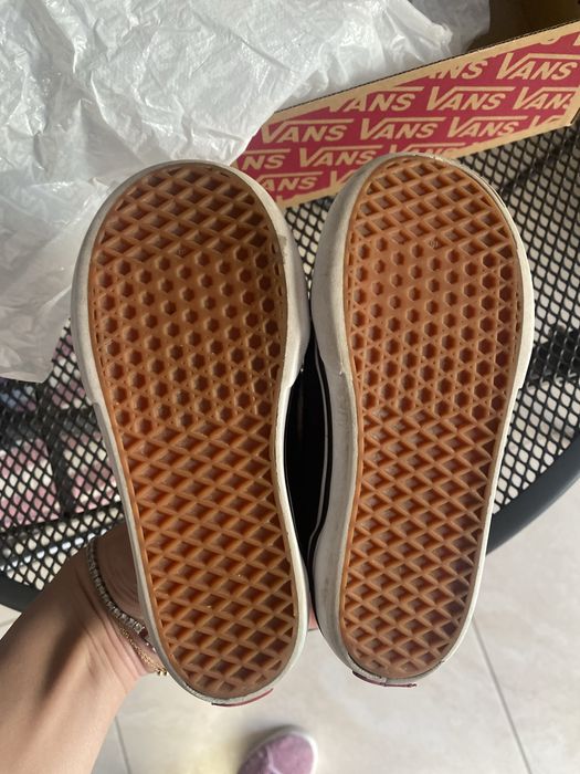 Детски кецове converse в оригиналната им кутия