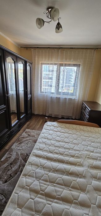 Închiriez apartament