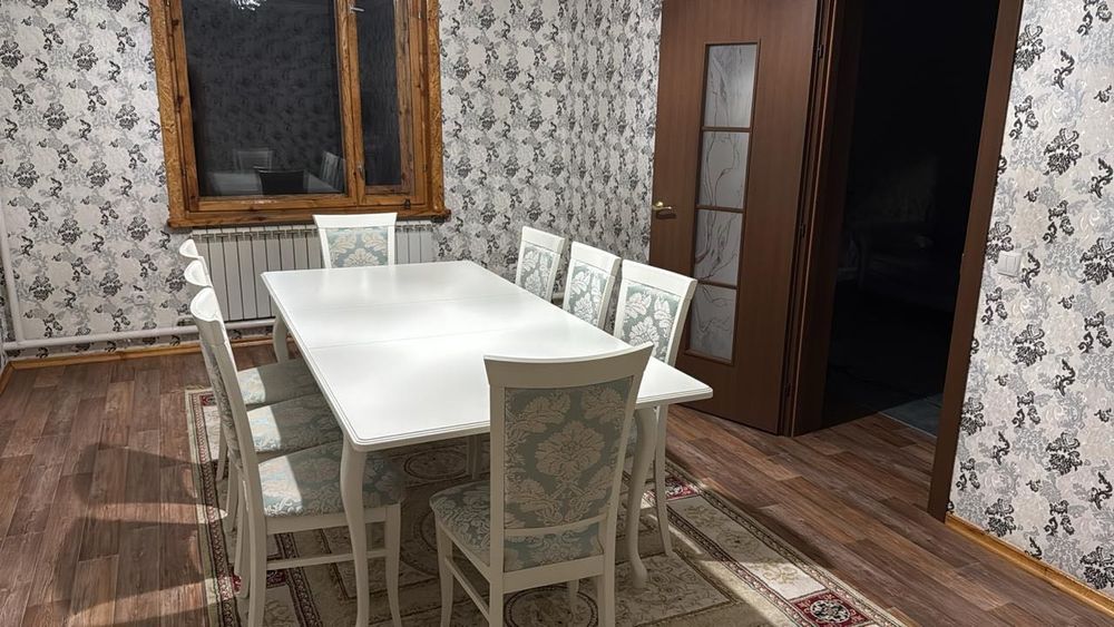 Продам кухонный стол