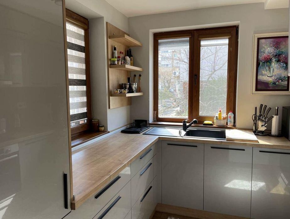 Дава се под наем Многостаен апартамент в Бургас, Лазур - 120 кв.м за 1020 € - Снимка #1