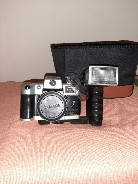 camera foto clasica cu blitz