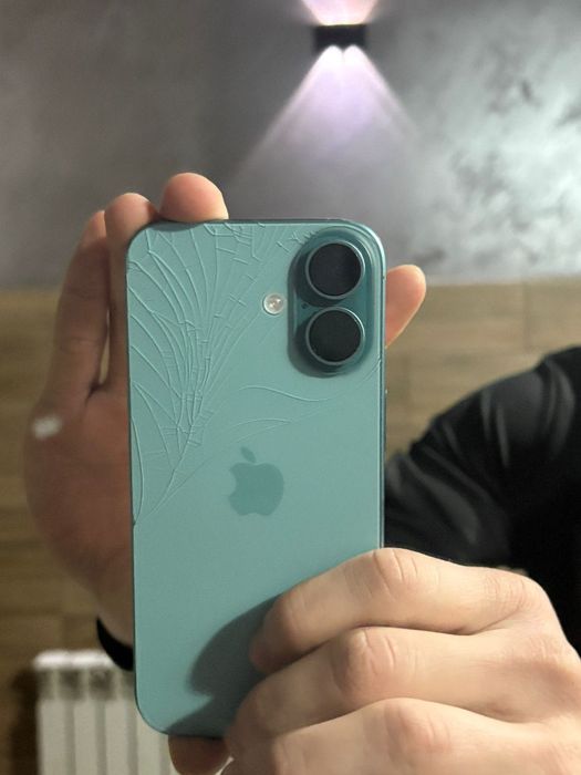 Продам   iPhone 16