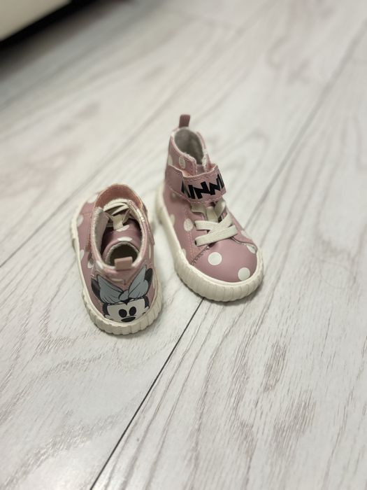 Ghete h&m roz cu alb