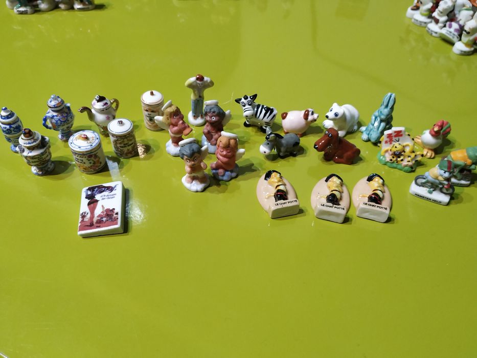 Minifigurine portelan! Calitate exceptionala, modele deosebite!