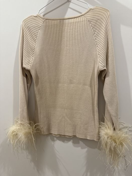 Нарядная бежевая кофта Lichi