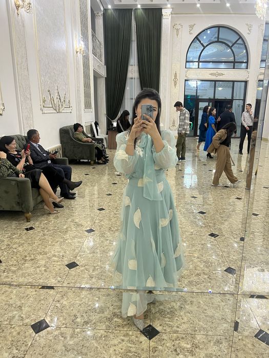 Продам юбку и блузку, комплект от  Azur Diamond Lusabitovna