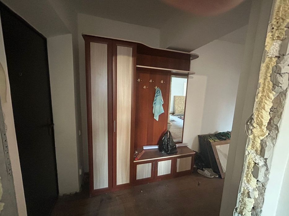 Продам прихожую стенку
