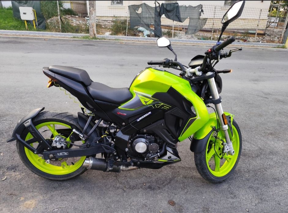 Vând sau schimb cu auto keeway rkf 125 cc