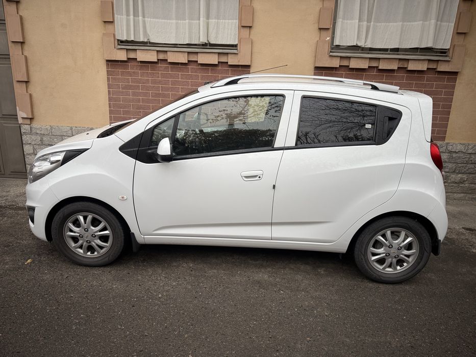 SPARK 2019 автомат белый