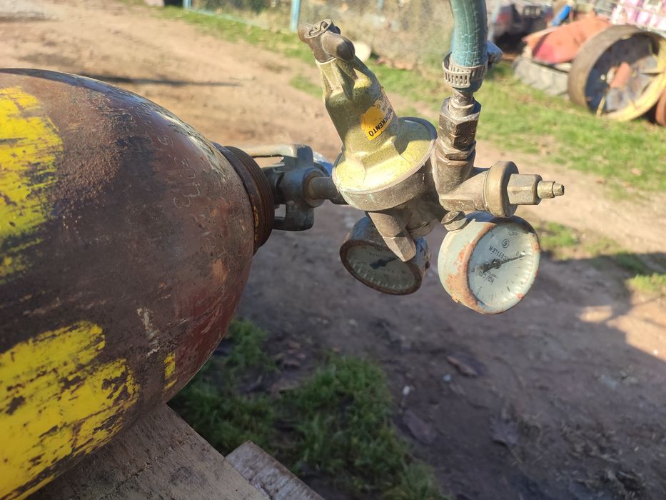 Vând kit autogen, butelii mari, furtune lungi, trusa sudura, taiere