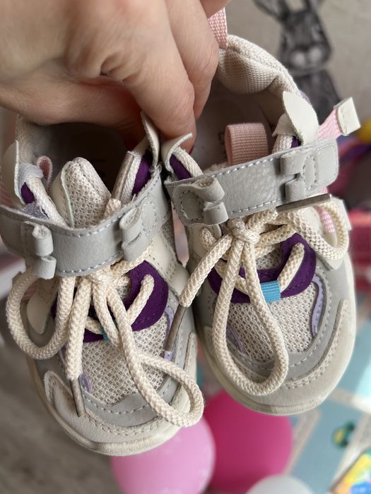 Кроссовки доя девочки