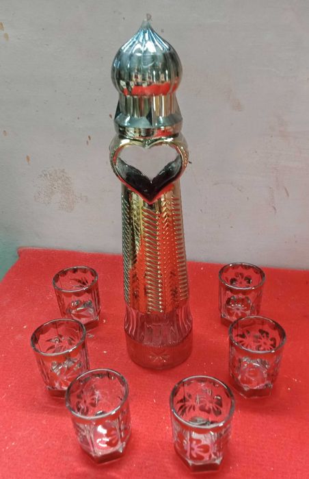 Стаканы, бокалы, стопки