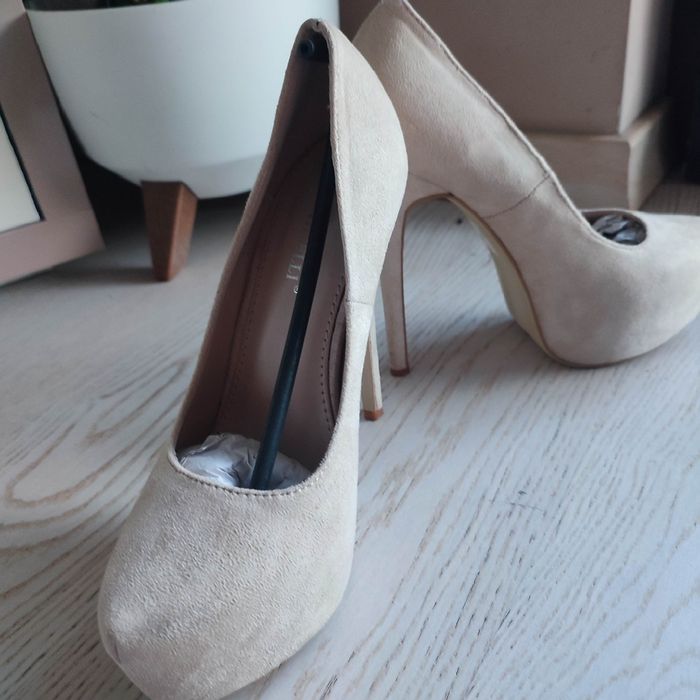 Бежови обувки на висок ток, 38 размер
