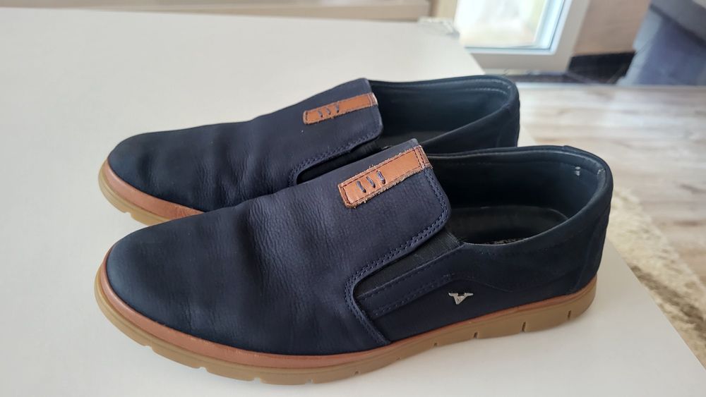 Мъжки обувки и маратонки