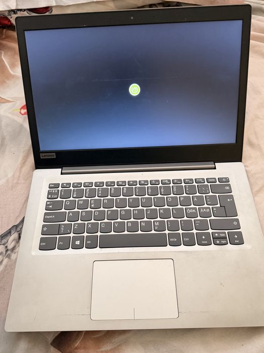 Laptop Lenovo cu Linux