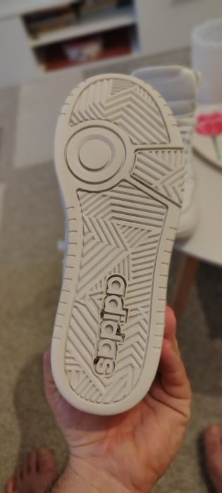 Adidași   înalți
