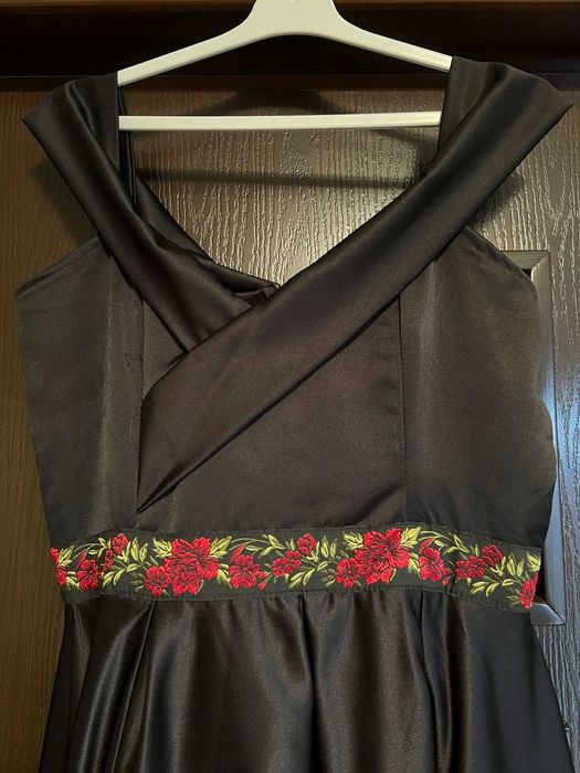 Vand rochie pentru ocazii speciale