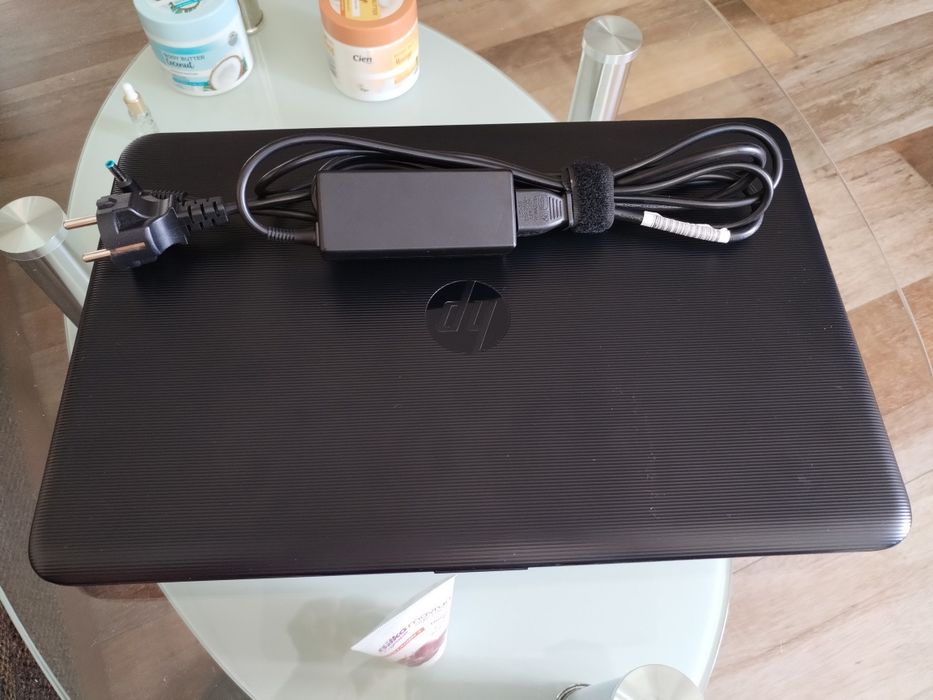 Лаптоп HP 15" ram 8GB/SSD 512GB