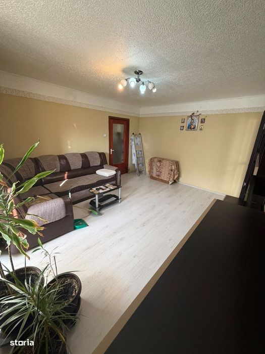 Vanzare apartament 3 camere zona 13 septembrie